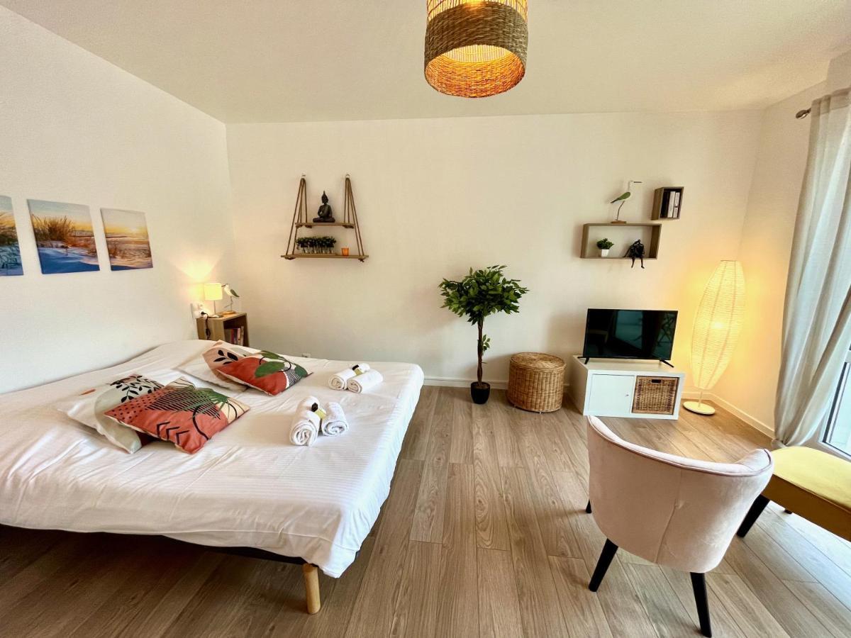 Nihal, Studio Proche Zenith Avec Parking Et Balcon Caen Extérieur photo